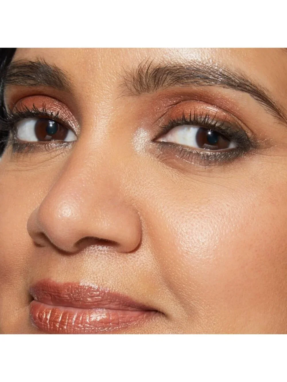 Earthy Essentials Eyeshadow Palette - Versatile Shades for Stunning Looks